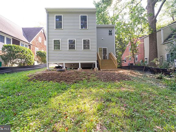 2nd image of 311 Dewey Dr
