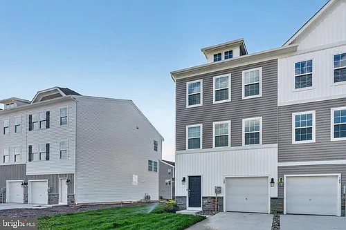 120 Essex Dr Photo 1