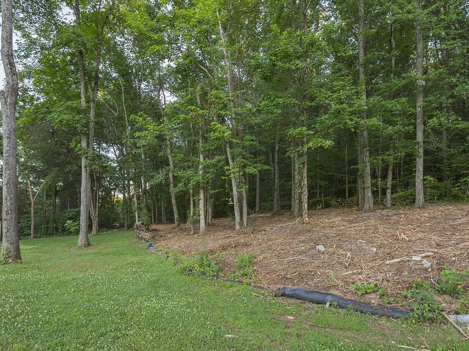 1st image of 517 Willow Hill Cir