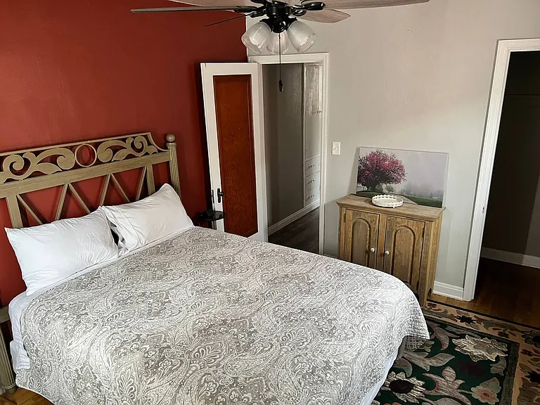 430 Elias Ave — Photo 11