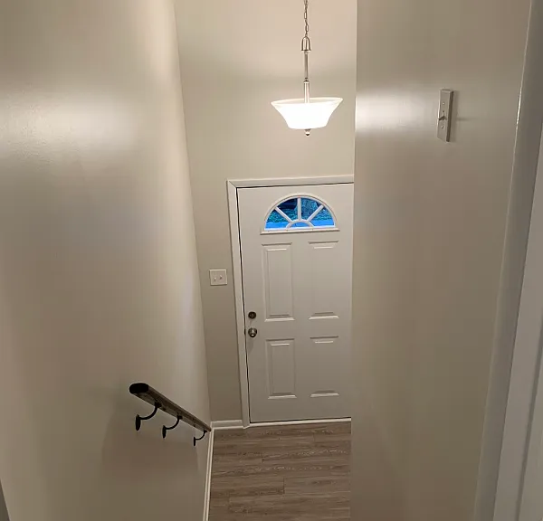 1438 Boxwood Dr — Photo 3