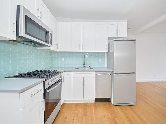 2nd image of 48 1/2 E 7th St