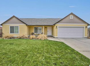9816 Buckingham Dr, Pasco, WA 99301