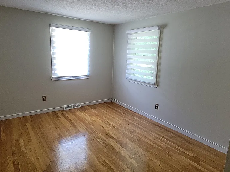 31 Barton Rd — Photo 12