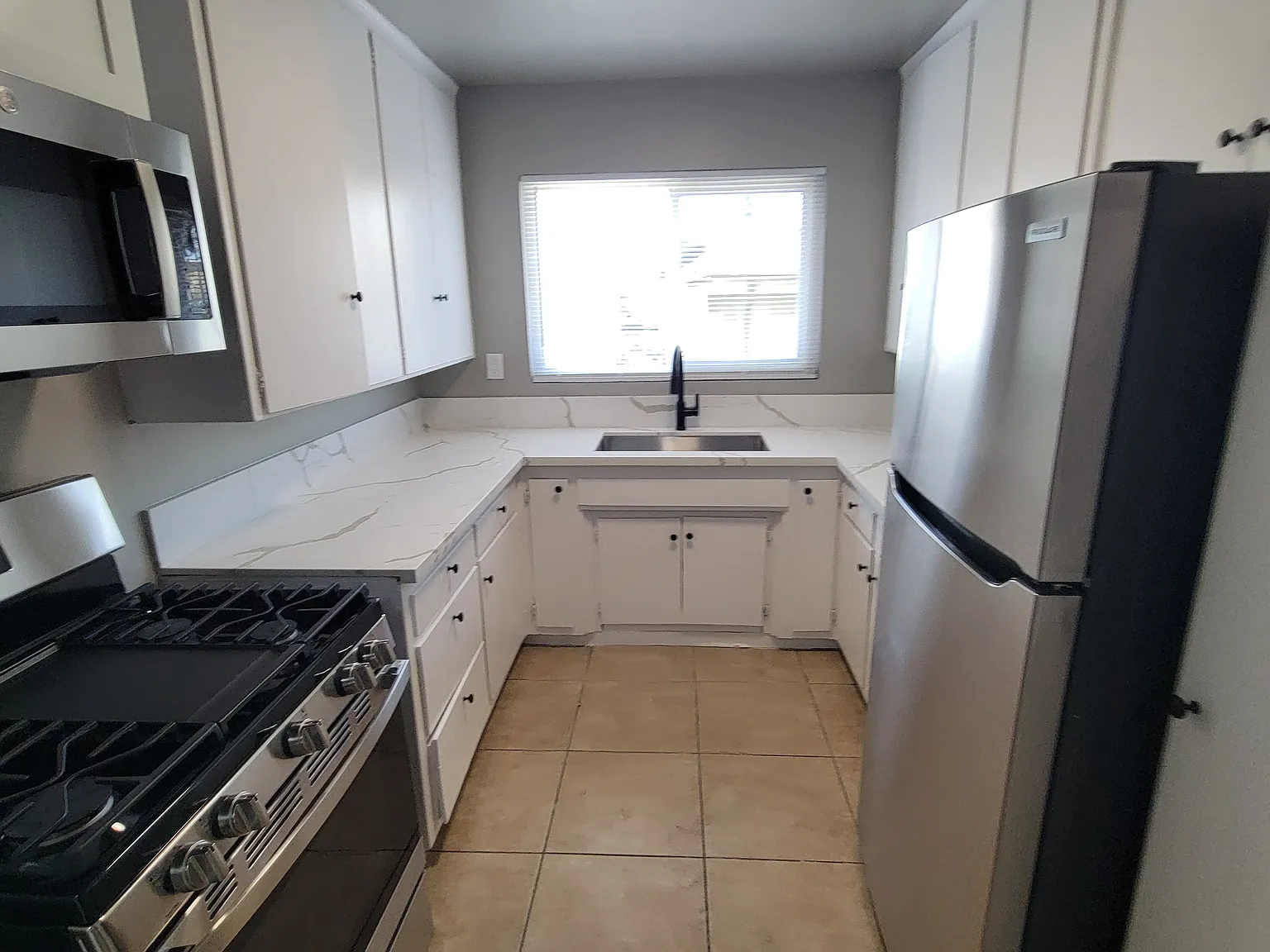 1 bed, 725 sqft, $1,645 — Photo 1
