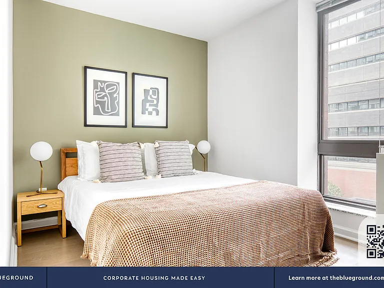 500 W 56th St #713 — Photo 9