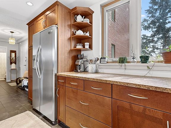 4th image of 3316 W Rideau Pl SW #401