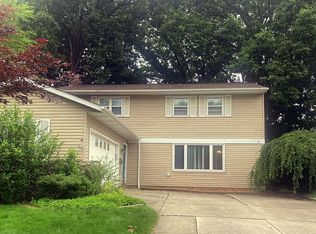6738 Forest Glen Ave, Cleveland, OH 44139
