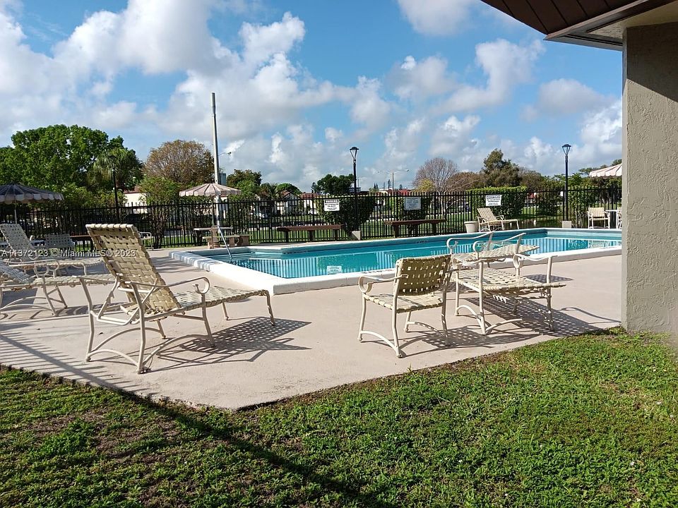 1st image of 10020 NW 9th Street Cir APT 202