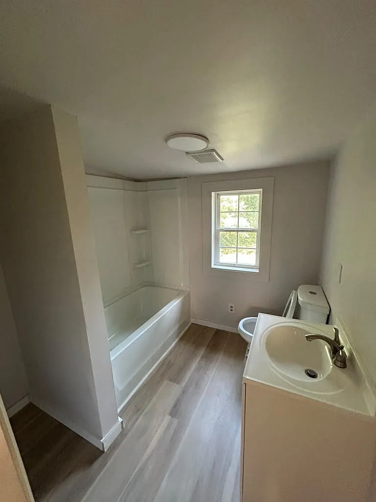 2 bed, 896 sqft, $1,450 — Photo 2