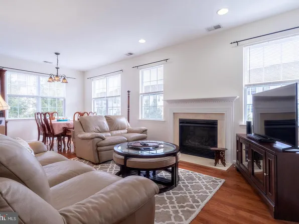 101 Haddon Ct, Pennington, NJ 08534