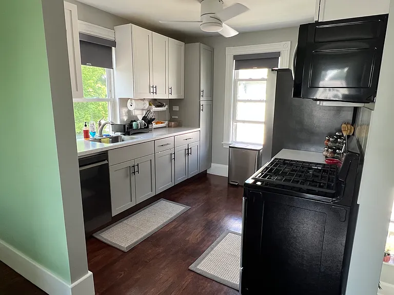 150 Grant St #1 — Photo 3