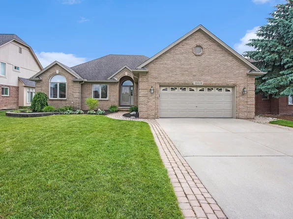 36626 Catalpa Ln, New Baltimore, MI 48047