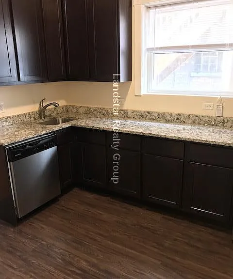 4453 N Hamlin Ave #2 — Photo 5