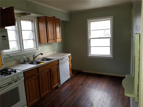 5th image of 930 N Grand St