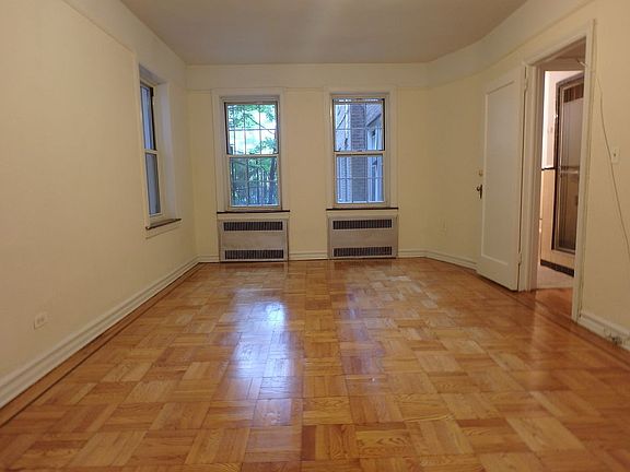 3rd image of 8215 35th Ave Bsmt 1