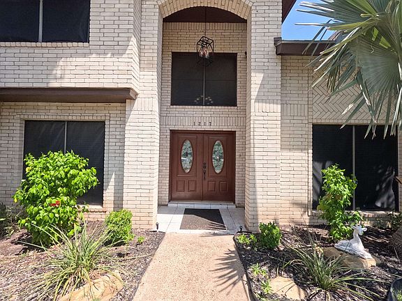 3rd image of 1217 Lyles Loop