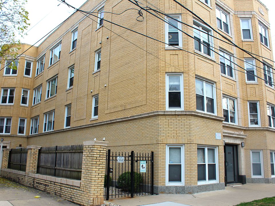 1st image of 3215 N Francisco Ave #A
