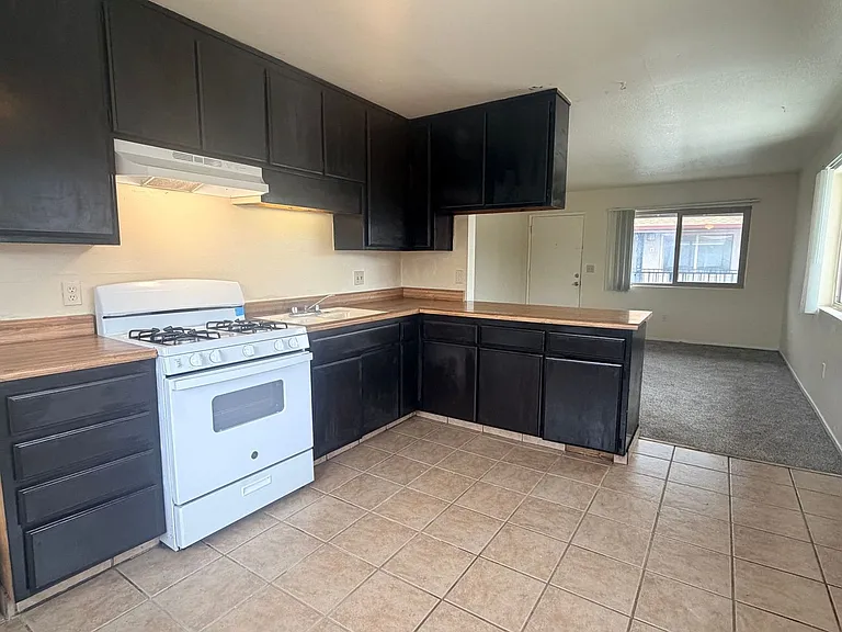 516 W. Valley Blvd — Photo 5