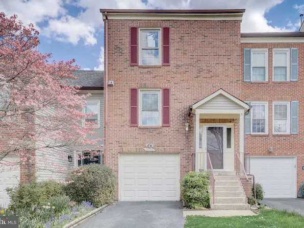 6529 Tartan Vista Dr, Alexandria, VA 22312