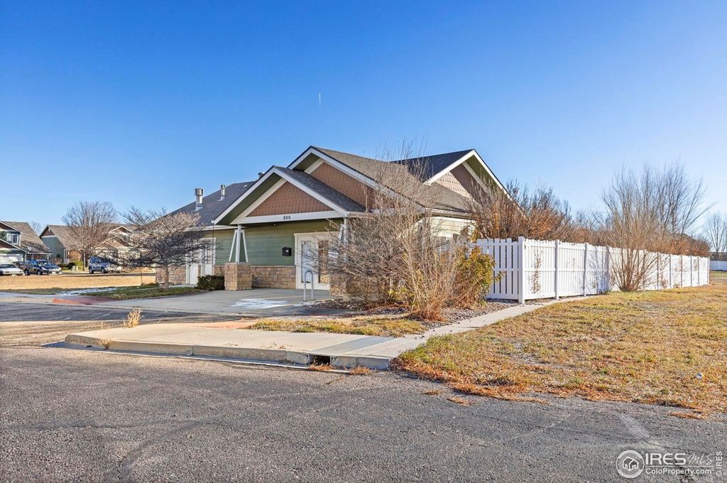 800 Waterglen Dr