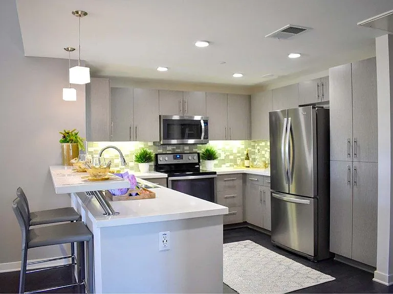 360 Luxury Apartments — Photo 36