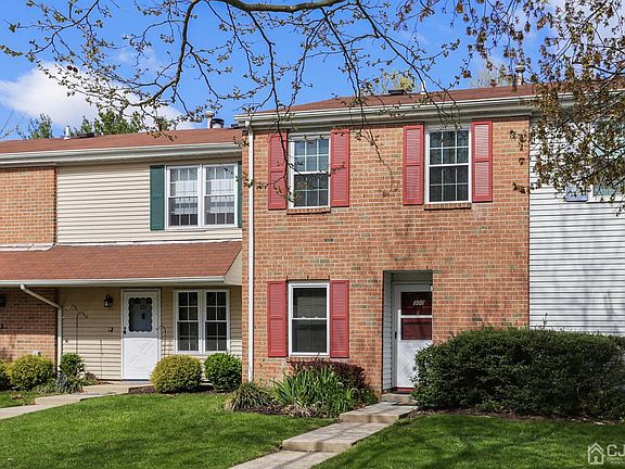 2nd image of 300 Palombi Ct #300
