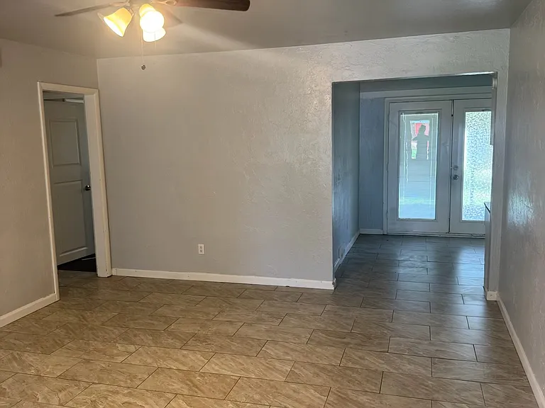2908 SW 65th Pl — Photo 6