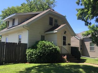 122 7th St NW, Rochester, MN 55901