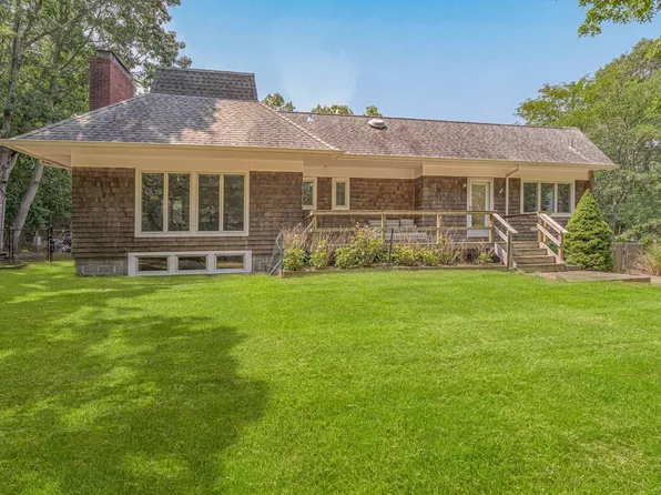 20 Laurel Trl, Sag Harbor, NY 11963