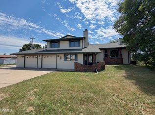 417 7th St NW, Beulah, ND 58523