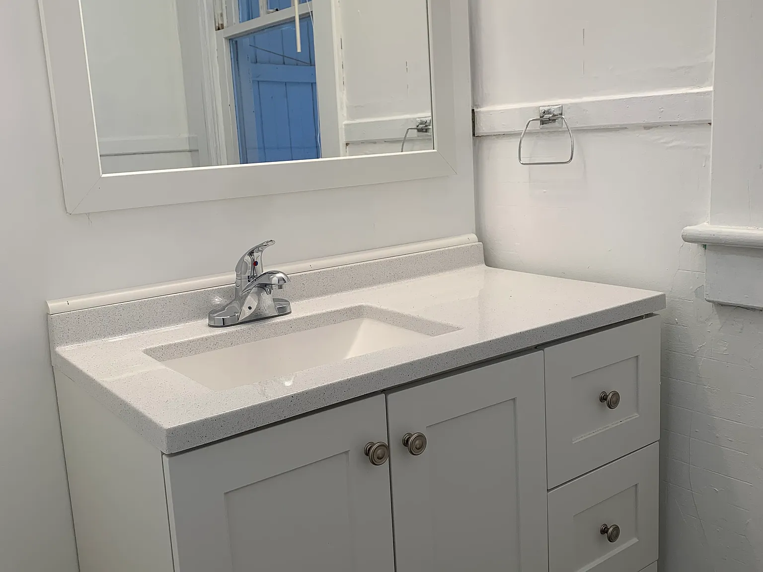 3 bed, 1600 sqft, $1,650 — Photo 3
