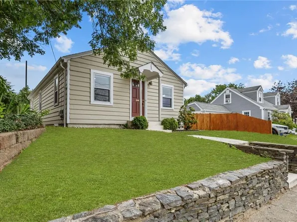 249 Whitford Ave, Providence, RI 02908