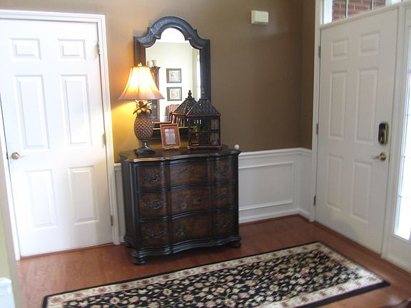 Foyer -Door to Garage