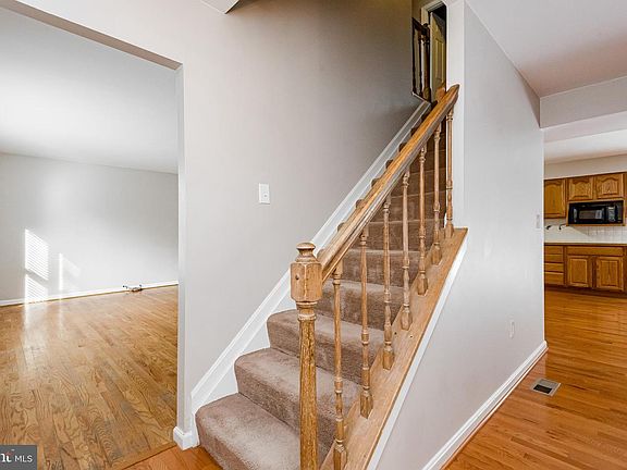 4th image of 517 Stockbridge Ct