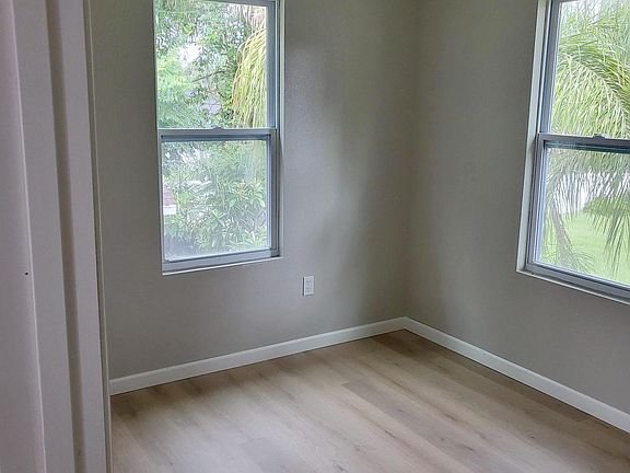 4th image of 424 N Kentucky Ave #424