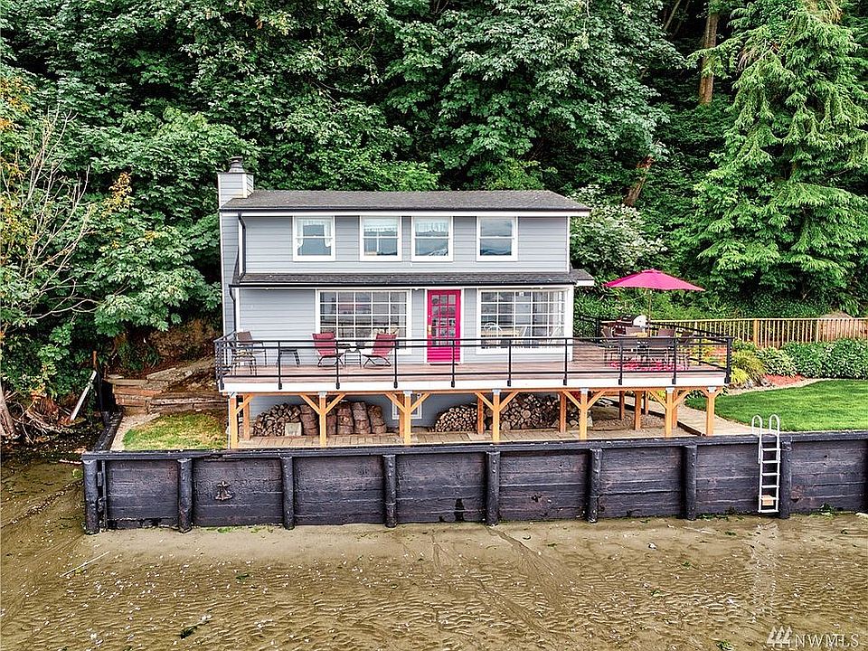 Dramatic Sunsets are to be enjoyed from your own home