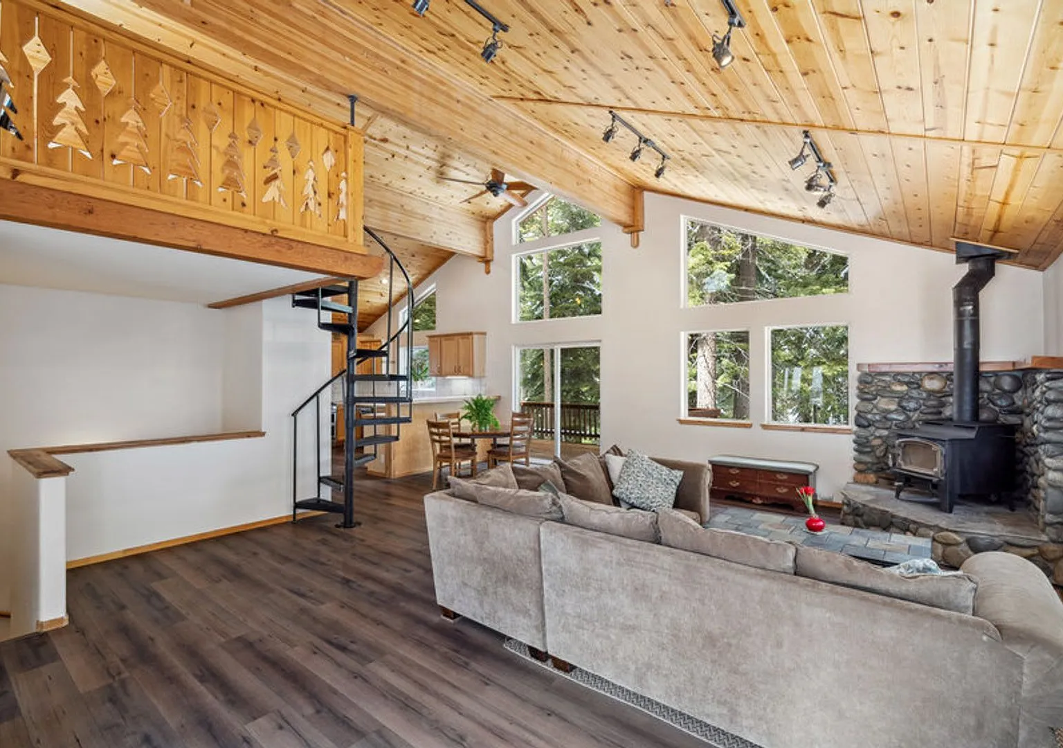Spacious Prosser Lakeview Estates Long Term Rental — Photo 2