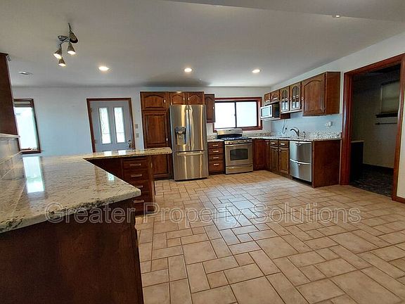 3rd image of 8200 Peterson Blvd