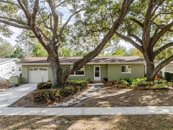 1721 Woodridge Dr, Clearwater, FL 33756