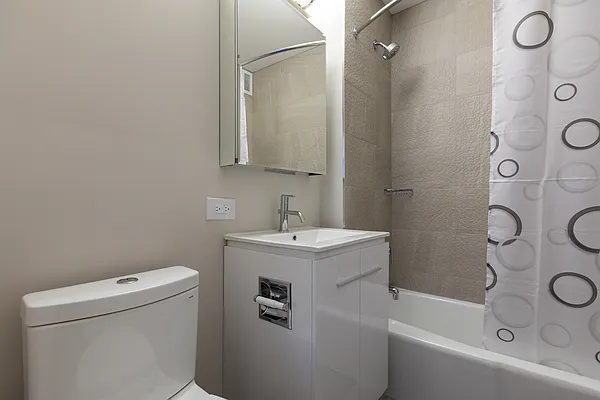 Rented by MyNyHousing | media 116