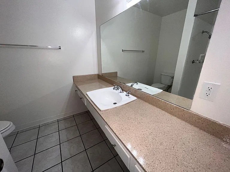 Cypress Apartments — Photo 13