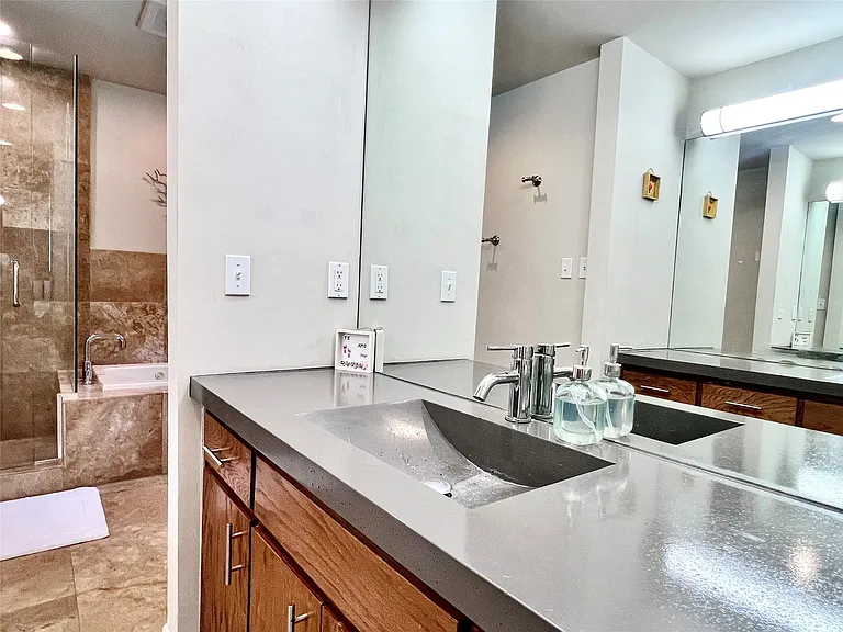 3421 Dartmoor Dr — Photo 12
