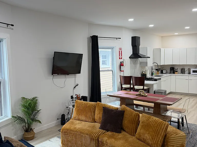 698 Prospect Ave #2 — Photo 35