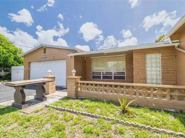 421 SW 70th Ter, Pembroke Pines, FL 33023