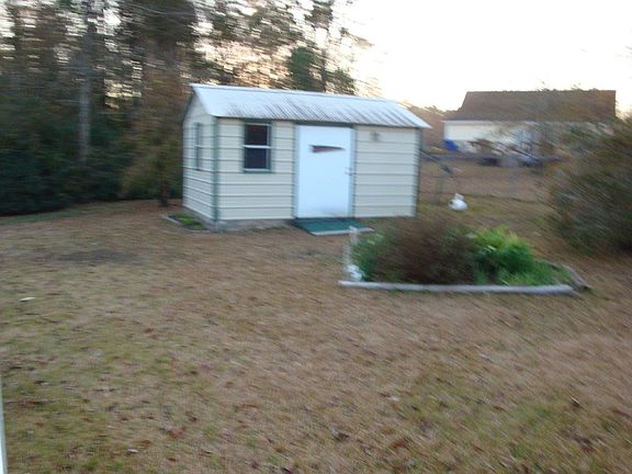 5th image of 930 W Lakeshore Dr