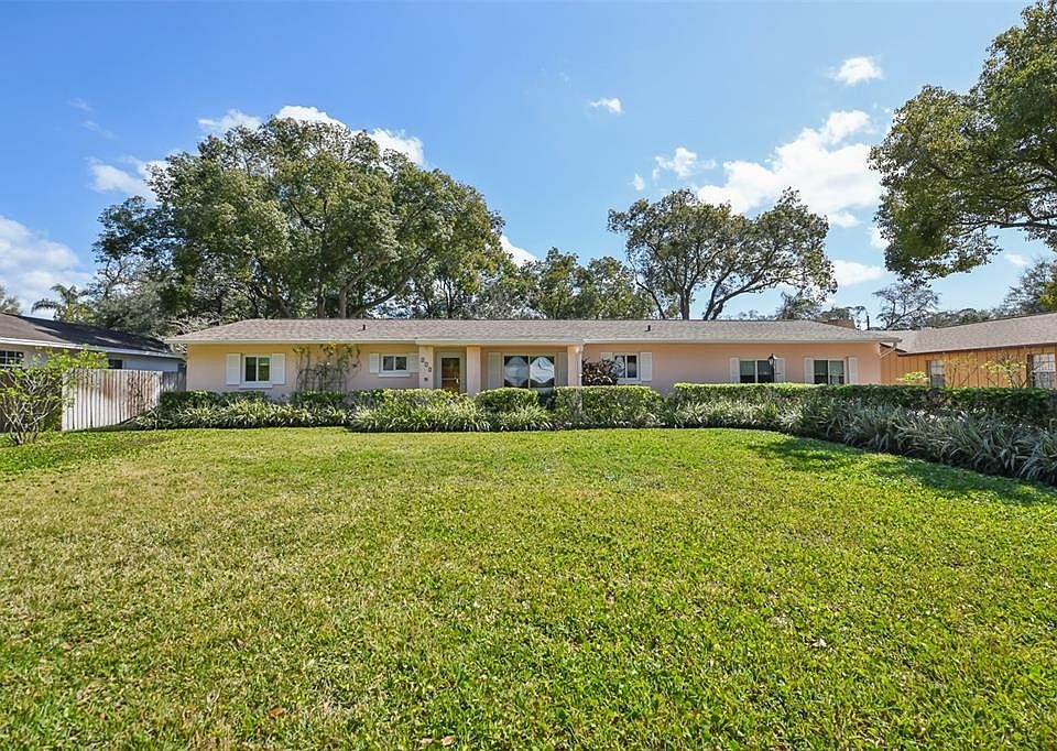 1st image of 215 Forrest Dr