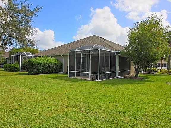3rd image of 4223 Fairway Pl