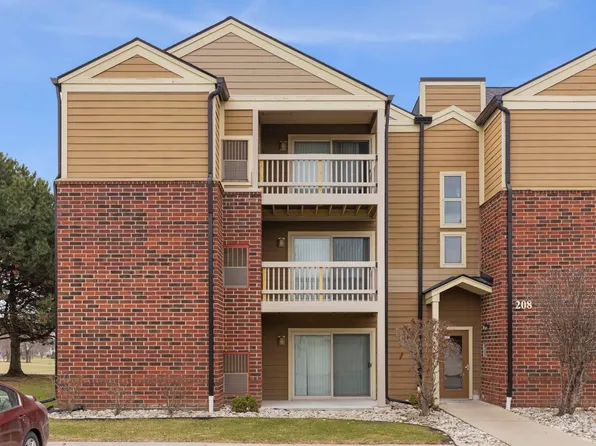 208 Glengarry Dr APT 302, Bloomingdale, IL 60108