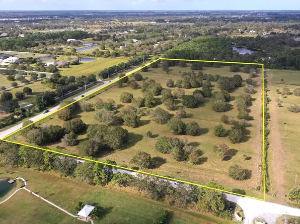 6590 5th St SW, Vero Beach, FL 32968